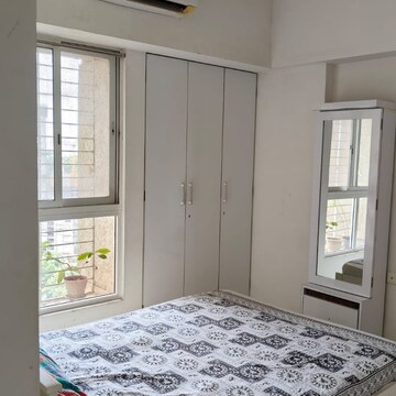 Room in 3 BHK Apartment at Lodha Amara, Sandoz Baug – for Sale