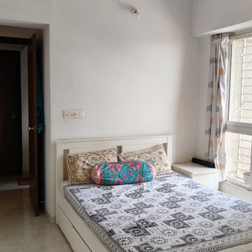 Room in 3 BHK Apartment at Lodha Amara, Sandoz Baug – for Sale