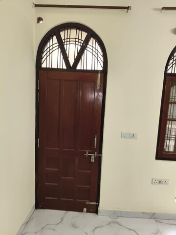 Furnished Amenities in 2 BHK Builder Floor at Vishesh Khand, Gomti Nagar – for Rent