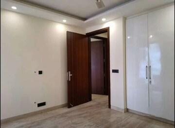 Room in 2 BHK Builder Floor at Mehrauli – for Rent