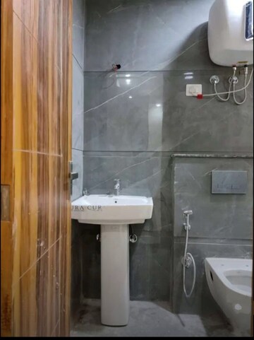 Master Bedroom in 2 BHK Builder Floor at Mehrauli – for Rent
