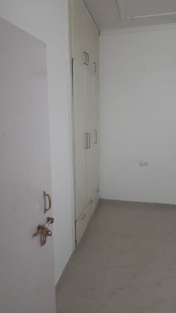 Master Bedroom in 2 BHK Apartment at Peer Mucchalla – for Rent