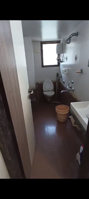 Master Bedroom in 2 BHK Apartment at Manish Tower, Andheri West – for Rent