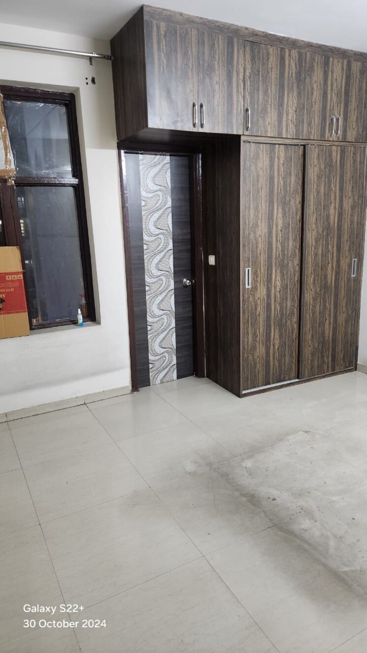 Room, sector 75 3 Bedroom 2250 Sq.Ft. Builder Floor In Sector 75 Faridabad 8063911