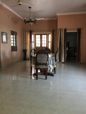  6 BHK Independent House at Aliganj – for Sale