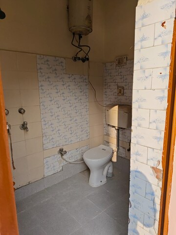 Bathroom in 4 BHK Apartment at Puri Vip Floors, Sector 81 – for Rent