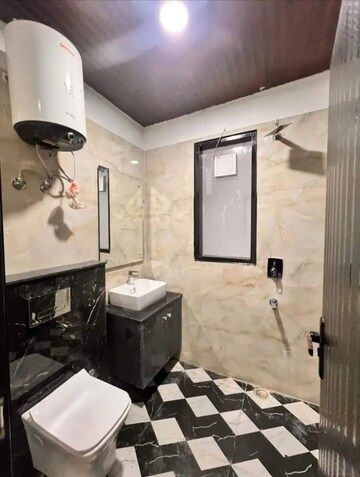 Bathroom in 1 BHK Apartment at Mahagun Manor, Sector 50 – for Rent