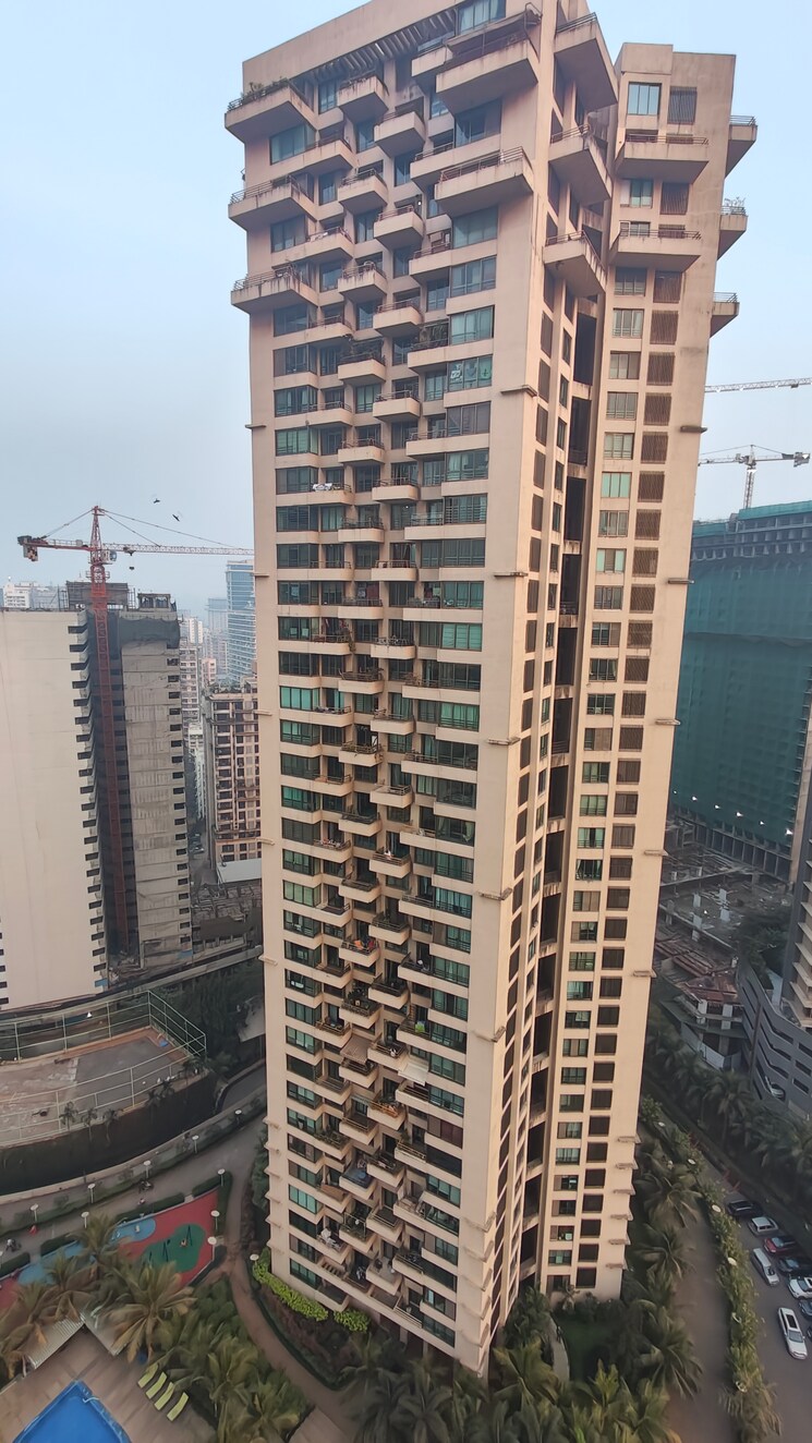 Exterior View, oberoi-springs 2.5 Bedroom 1300 Sq.Ft. Apartment In Andheri West Mumbai 8064012