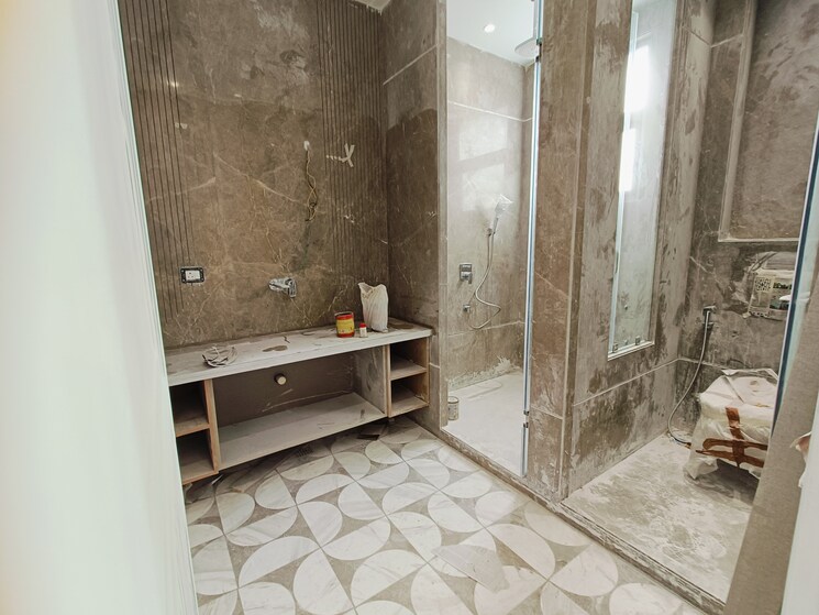 Bathroom, vasant vihar 4 Bedroom 600 Sq.Yd. Builder Floor In Vasant Vihar Delhi 8064044