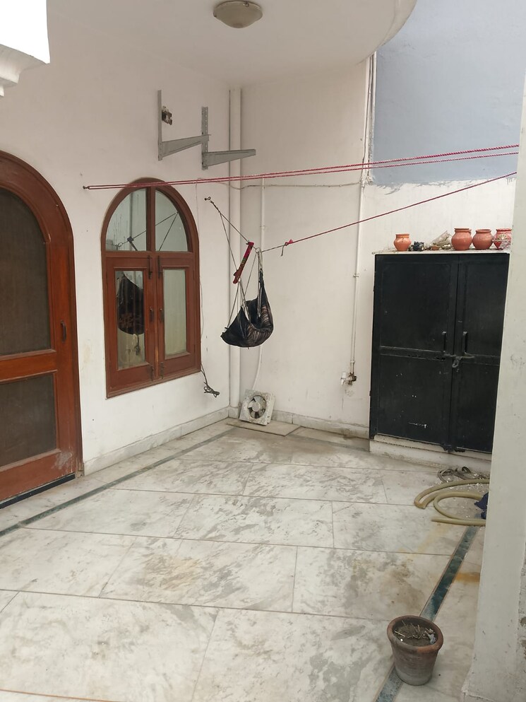 Room, raj nagar extension 5 Bedroom 65 Sq.Mt. Independent House In Raj Nagar Extension Ghaziabad 8064036