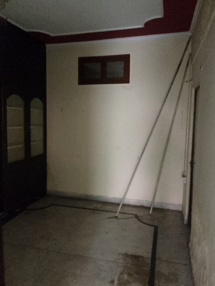 Room, raj nagar extension 5 Bedroom 65 Sq.Mt. Independent House In Raj Nagar Extension Ghaziabad 8064036