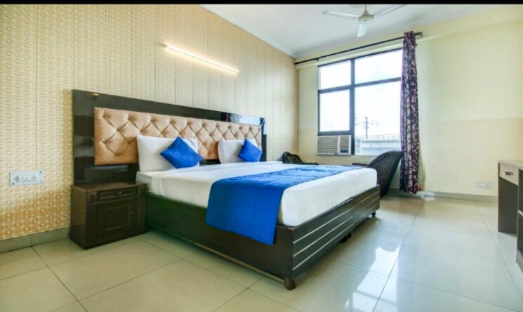 Room, sector 51 Pg For Girls In Sector 51 8064067