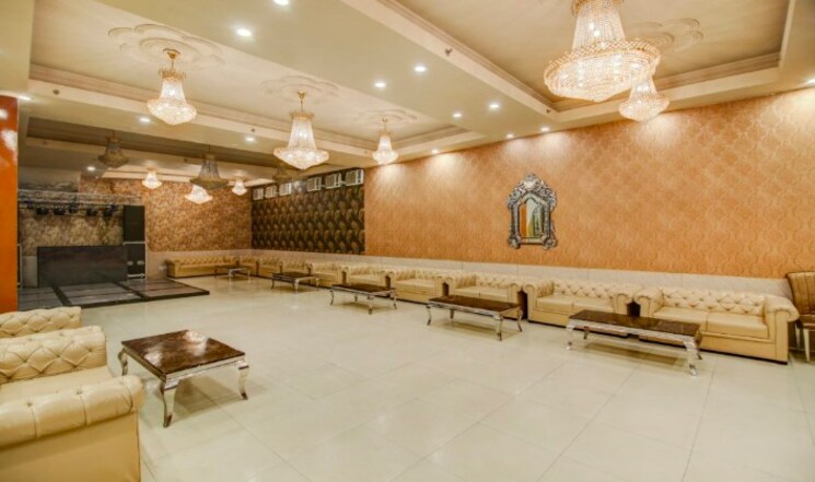 Room, sector 51 Pg For Girls In Sector 51 8064067