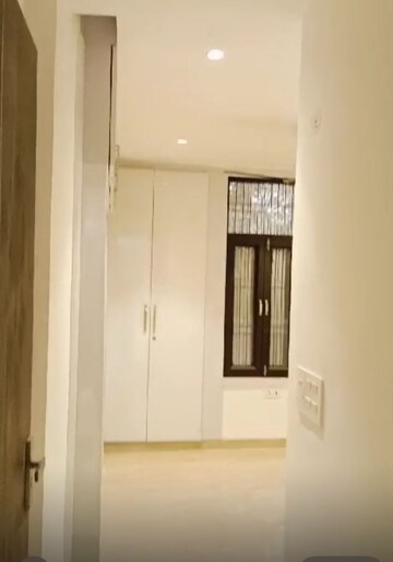 Room in 3 BHK Builder Floor at Vasundhara Sector 1 – for Rent