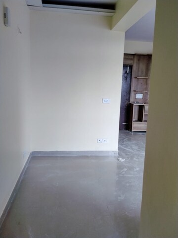 Room in 2 BHK Apartment at Today Ridge Residency, Sector 135 – for Rent