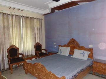 Bedroom in 3 BHK Independent House at Sector 10 – for Rent