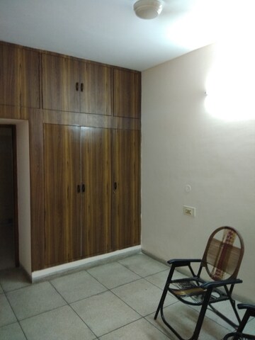 Room in 3 BHK Independent House at Sector 15 – for Rent