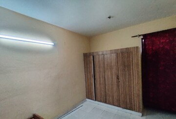 Room in 2 BHK Independent House at Sector 8 – for Rent