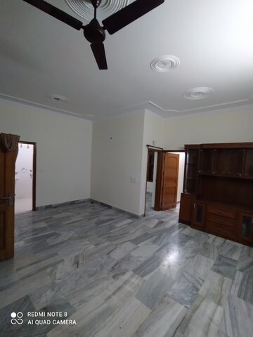 Room in 2 BHK Independent House at Sector 11 – for Rent