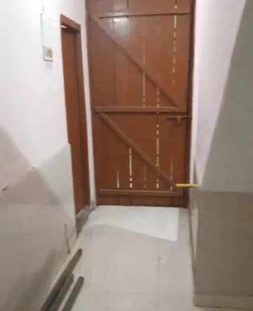 Furnished Amenities in 2 BHK Independent House at Aliganj – for Rent