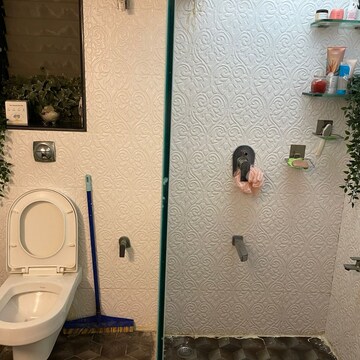Bathroom in 1 BHK Apartment at Andheri West – for Sale