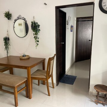Team Area in 1 BHK Apartment at Andheri West – for Sale