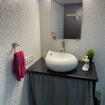 Bathroom in 1 BHK Apartment at Andheri West – for Sale