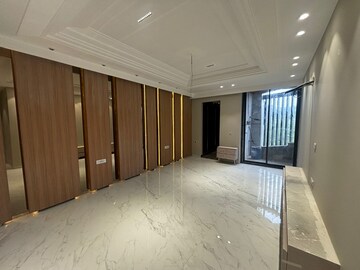 Room in 4 BHK Builder Floor at Sector 47 – for Sale
