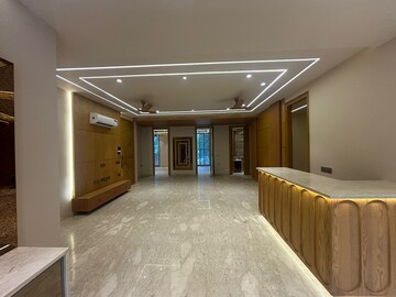 Room in 4 BHK Builder Floor at Sector 47 – for Sale