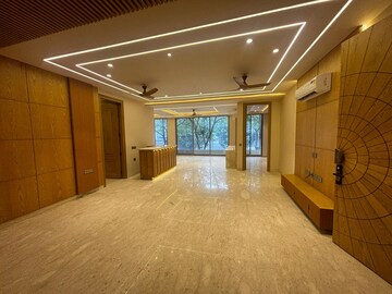 Room in 4 BHK Builder Floor at Sector 47 – for Sale