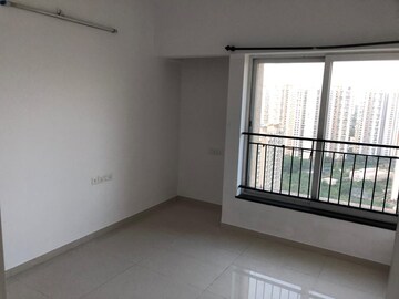 Room in 2 BHK Apartment at Rustomjee Urbania Azziano, Majiwada – for Sale