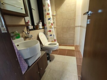 Bathroom in 2 BHK Apartment at Swapnalok Towers, Malad East – for Sale