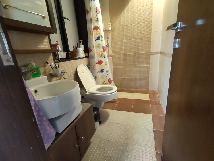 Bathroom, swapnalok-towers 2 Bedroom 910 Sq.Ft. Apartment In Malad East Mumbai 8064235