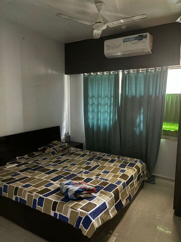 Bedroom in 2 BHK Apartment at Sheth Vasant Oasis, Andheri East – for Rent