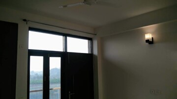Room in 3 BHK Builder Floor at Omaxe New Chandigarh, North Mullanpur – for Rent