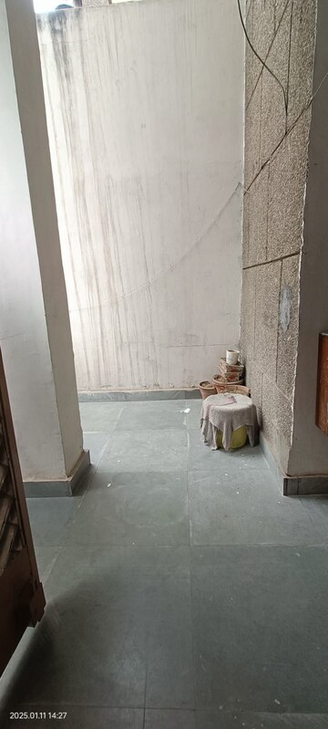 Building Lobby in 2.5 BHK Apartment at Mayur Vihar Phase 1 – for Rent