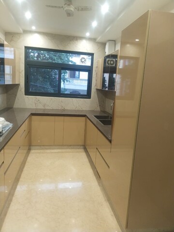 Kitchen in 4 BHK Builder Floor at DLF City Phase IV, Dlf Phase iv – for Sale