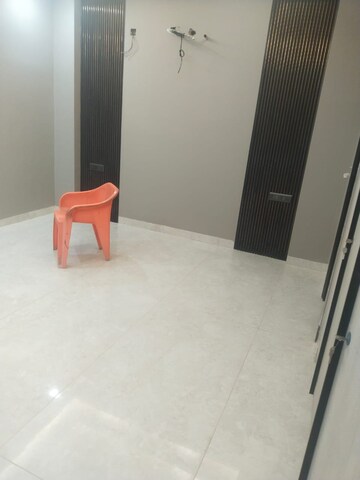 Room in 4 BHK Builder Floor at DLF City Phase IV, Dlf Phase iv – for Sale