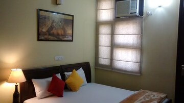 Living Room in 2.5 BHK Builder Floor at Today Blossoms II, Sector 51 – for Rent