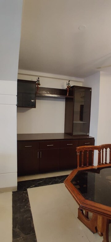 Kitchen in 4 BHK Villa at Sushant Lok 3, Sector 57 – for Rent