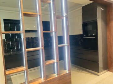 Staircase in 4 BHK Builder Floor at DLF Green Avenue, Dlf Phase iv – for Rent