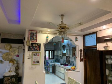 Living Room in 3 BHK Builder Floor at Ardee City, Sector 52 – for Rent