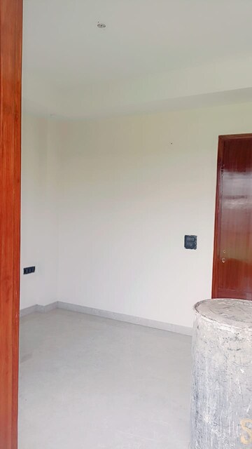 Room in 3 BHK Builder Floor at Fidato Honour Homes, Sector 89 – for Sale