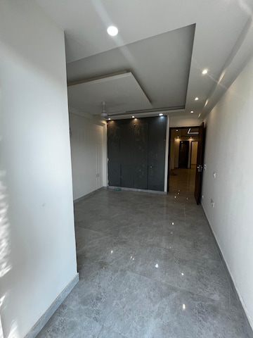 Room in 3 BHK Builder Floor at Mandi – for Sale