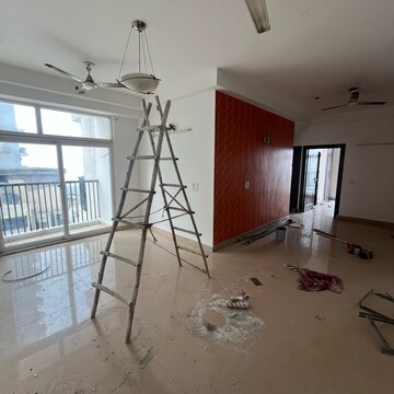 Team Area in 3 BHK Apartment at Amrapali Platinum, Sector 119 – for Rent
