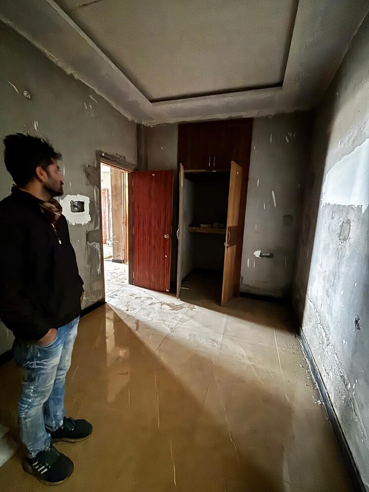  Parking, lalbagh 4 Bedroom 2000 Sq.Ft. Builder Floor In Lalbagh Lucknow 8064493