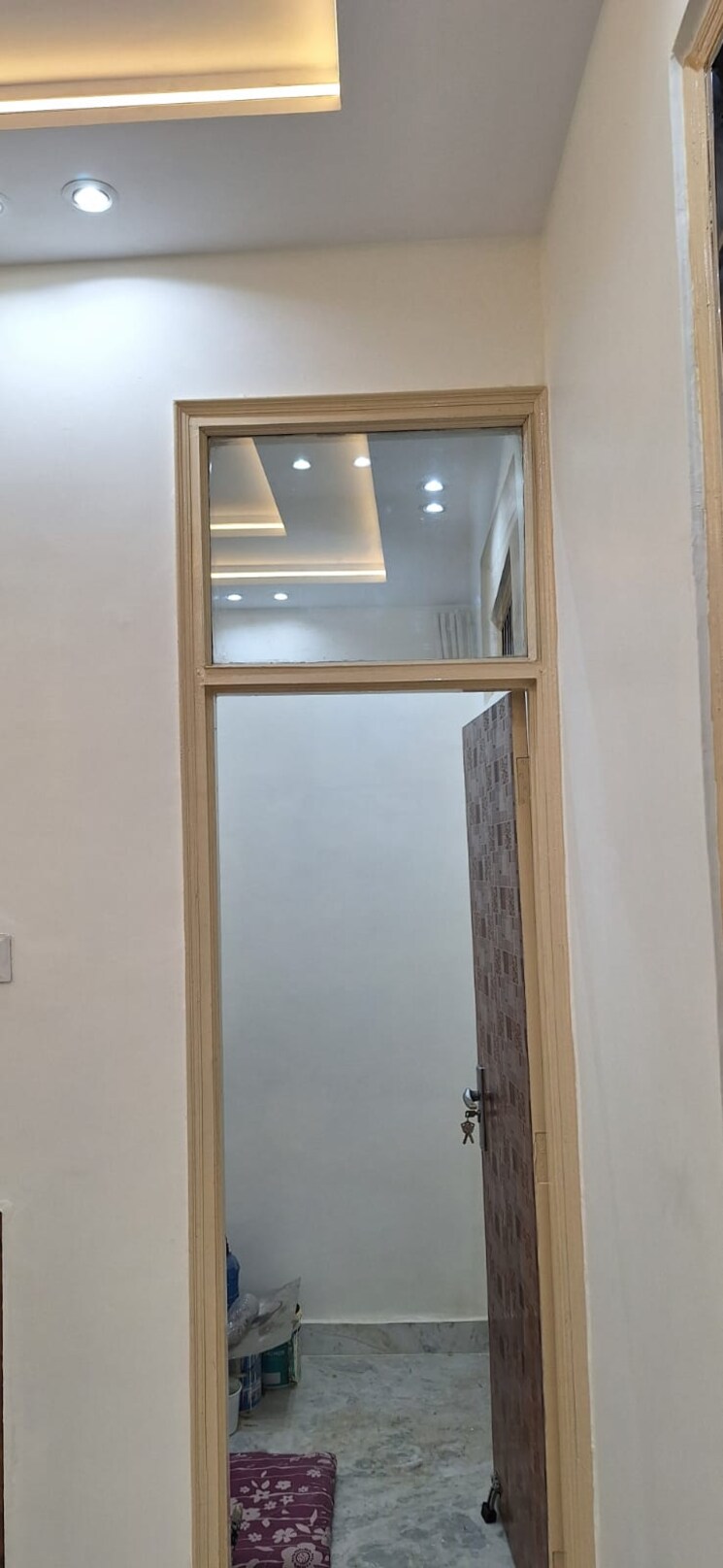 Room, rohini sector 7 2 Bedroom 500 Sq.Ft. Builder Floor In Rohini Sector 7 Delhi 8064535