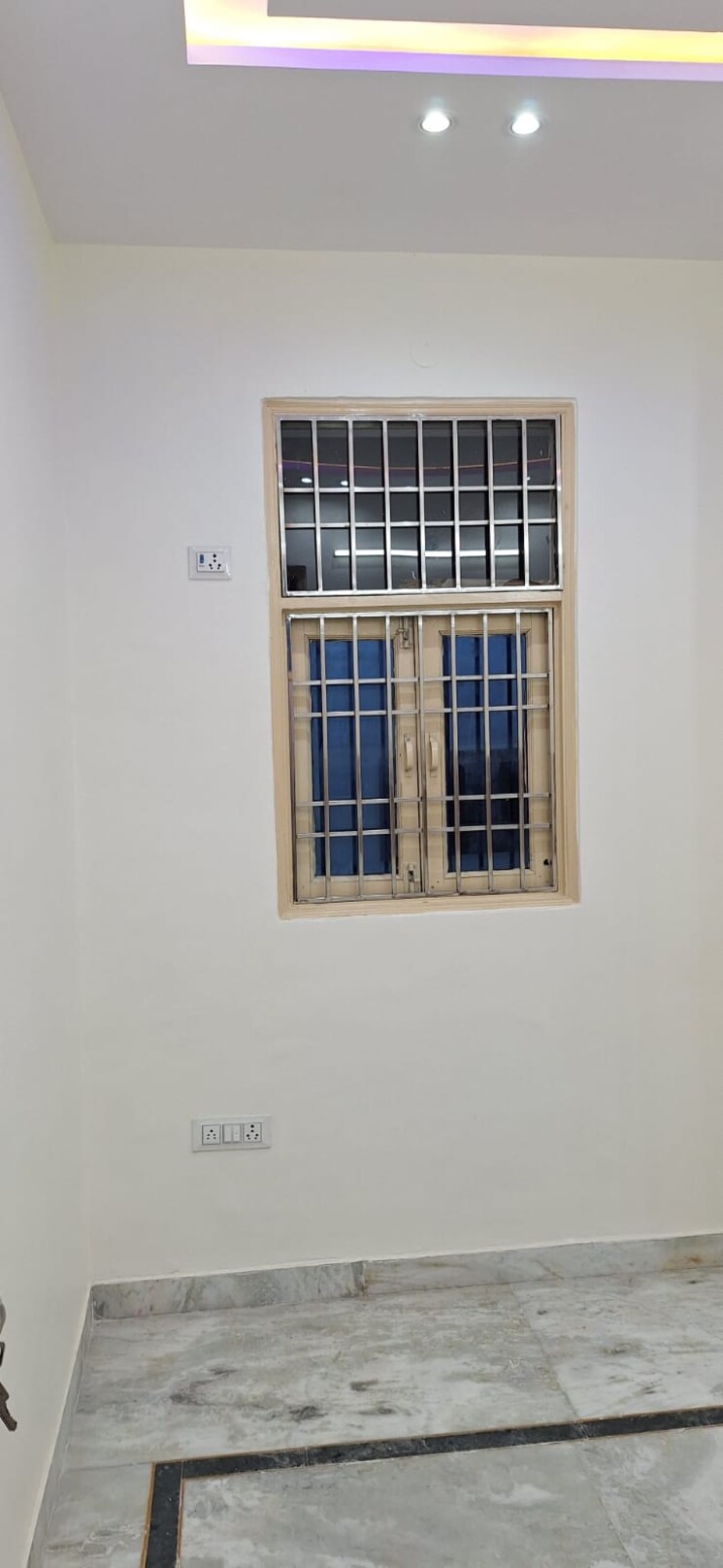 Room, rohini sector 7 2 Bedroom 500 Sq.Ft. Builder Floor In Rohini Sector 7 Delhi 8064535