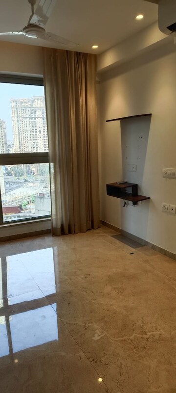 Room in 1 BHK Apartment at Hiranandani Regent Hill, Powai – for Rent