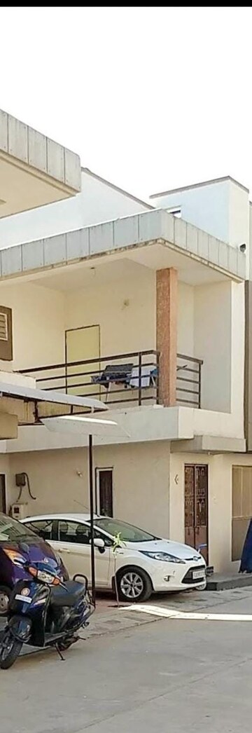 3 BHK Villa – Exterior View View at Shela - for Rent
